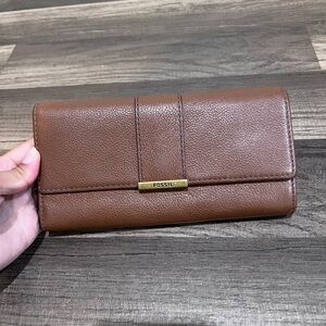 Fossil Farrah Flap RFID Brown Tan Leather Clutch Wallet